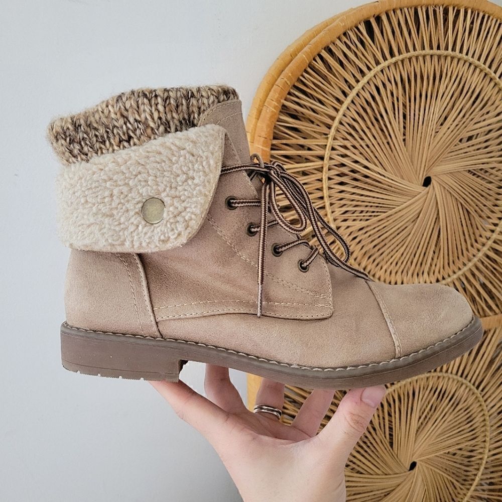 Cliffs White Mountain Ankle Boots Tan Sweater Cuff 9M - Picture 1 of 10